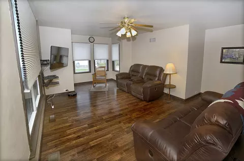 623 Cornell St, Ottawa, IL 61350 photo 4