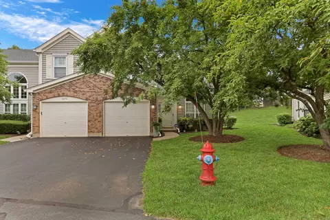 6764 Roanoake Ct, Gurnee, IL 60031