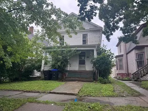 816 E Jefferson St, Bloomington, IL 61701 photo 2
