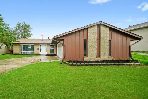 3032 E 223rd St, Sauk Village, IL 60411