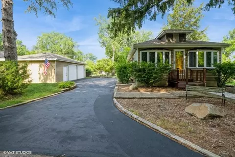 3201 S Waterview Ave, Mchenry, IL 60051