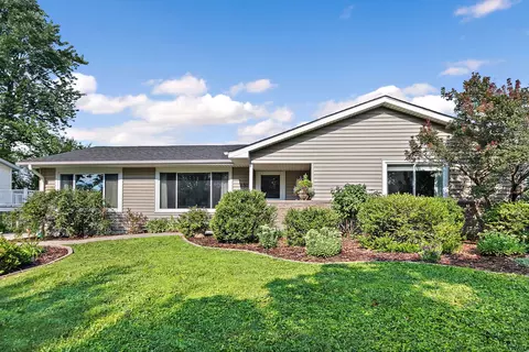 630 Fairview Ln, Schaumburg, IL 60193