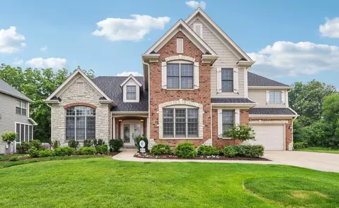 51 Mitchell Cir, Wheaton, IL 60189