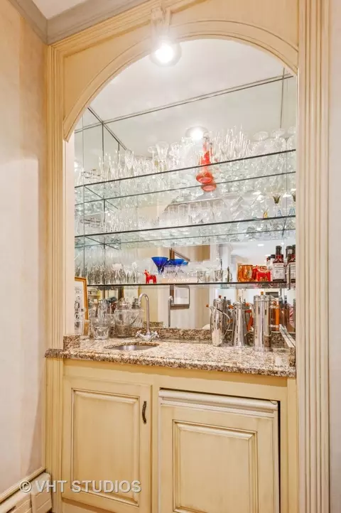 Kitchen - 20 E Cedar St #8B, Chicago, IL 60610 photo 2 of 3