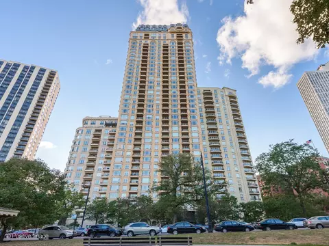 2550 N Lakeview Ave #N901, Chicago, IL 60614