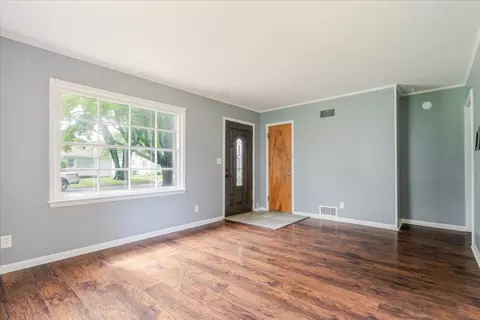 Living - 307 Meadows Ave, Bloomington, IL 61701 photo 3 of 3