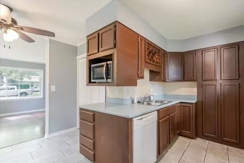 Kitchen - 307 Meadows Ave, Bloomington, IL 61701 photo 1 of 2