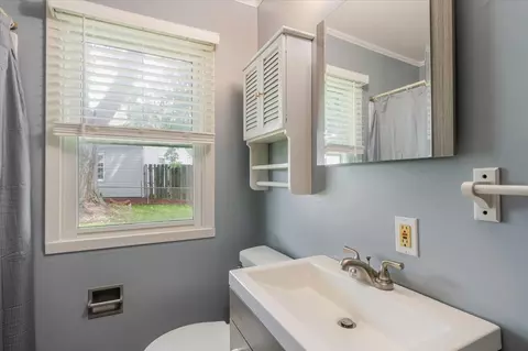 Bath - 307 Meadows Ave, Bloomington, IL 61701 photo 1 of 1