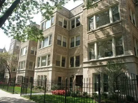 6850 S Oglesby Ave #3, Chicago, IL 60649