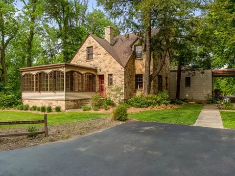 2373 Geddes Rd, Rockford, IL 61103