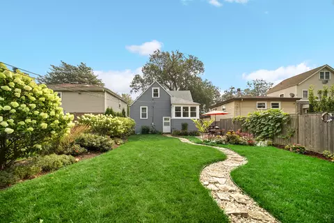 Exterior - 856 Margret St, Des Plaines, IL 60016 photo 6 of 7