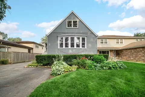 856 Margret St, Des Plaines, IL 60016