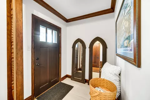Entry Way - 856 Margret St, Des Plaines, IL 60016 photo 1 of 2