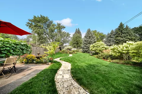 Exterior - 856 Margret St, Des Plaines, IL 60016 photo 4 of 7