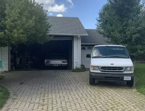 Exterior - 552 Orange St, Elgin, IL 60123 photo 3 of 3