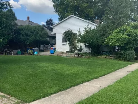 Exterior - 552 Orange St, Elgin, IL 60123 photo 1 of 3