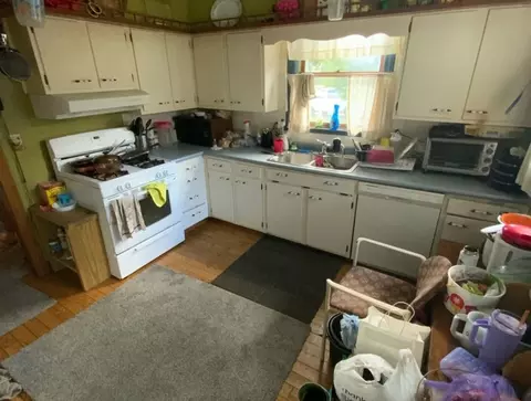Kitchen - 552 Orange St, Elgin, IL 60123 photo 1 of 1