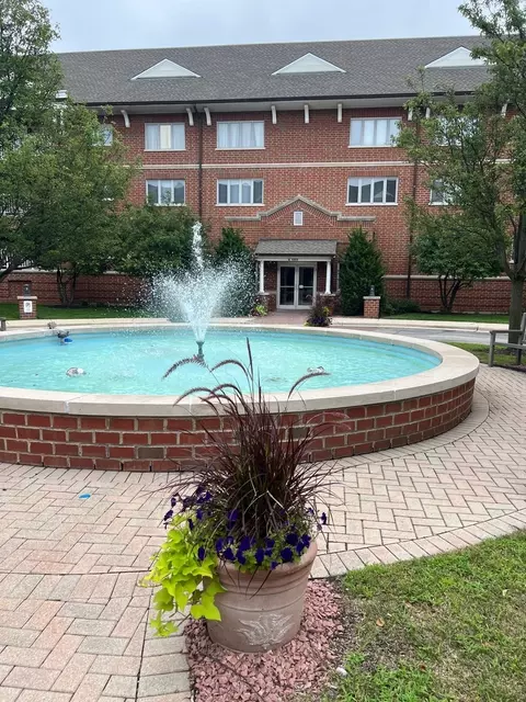 460 S Northwest Hwy #409, Park Ridge, IL 60068
