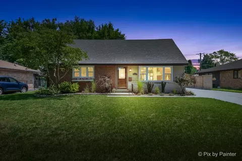 8907 Fairlane Dr, Bridgeview, IL 60455