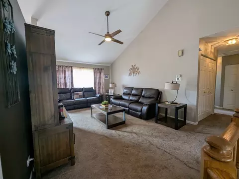 1230 Spring Creek Rd, Elgin, IL 60120 photo 9