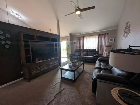 1230 Spring Creek Rd, Elgin, IL 60120 photo 8