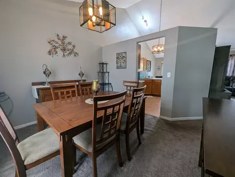 1230 Spring Creek Rd, Elgin, IL 60120 photo 7