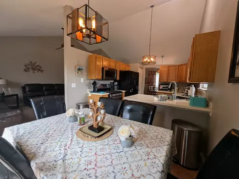 1230 Spring Creek Rd, Elgin, IL 60120 photo 6