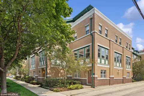 255 South Blvd #11, Oak Park, IL 60302