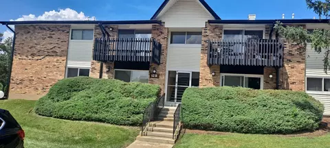 12 Kingery Quarter Rd # B, Willowbrook, IL 60527