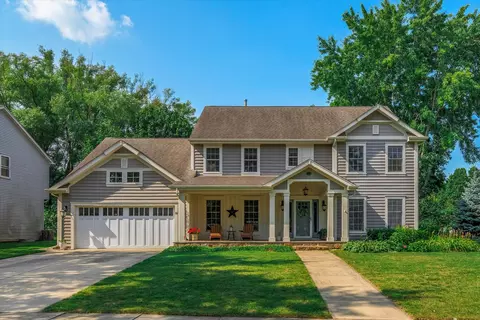 21 Windwood Ct, Sugar Grove, IL 60554