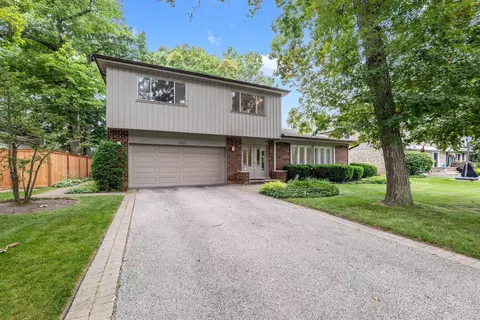 1822 Mccraren Rd, Highland Park, IL 60035