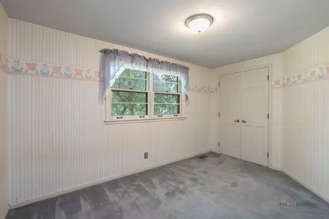 Bedroom - 542 E Prospect Ave, Lake Bluff, IL 60044 photo 4 of 8