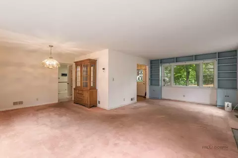 Living - 542 E Prospect Ave, Lake Bluff, IL 60044 photo 2 of 5