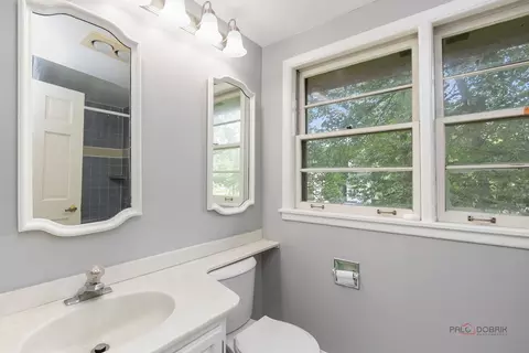 Bath - 542 E Prospect Ave, Lake Bluff, IL 60044 photo 4 of 5