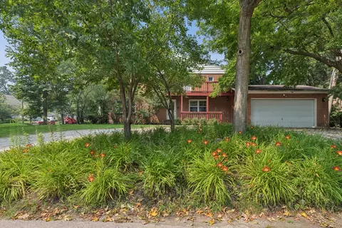 Exterior - 542 E Prospect Ave, Lake Bluff, IL 60044 photo 5 of 10