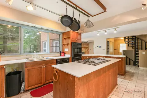 Kitchen - 542 E Prospect Ave, Lake Bluff, IL 60044 photo 1 of 4