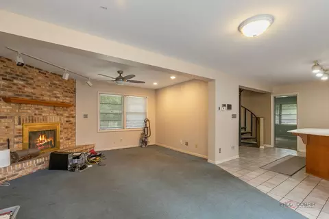 Living - 542 E Prospect Ave, Lake Bluff, IL 60044 photo 4 of 5