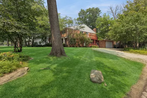 Exterior - 542 E Prospect Ave, Lake Bluff, IL 60044 photo 2 of 10