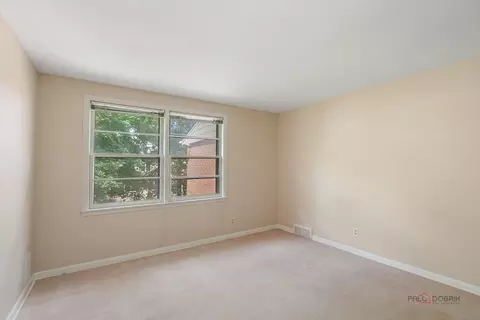 Bedroom - 542 E Prospect Ave, Lake Bluff, IL 60044 photo 5 of 8