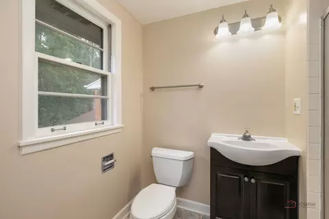 Bath - 542 E Prospect Ave, Lake Bluff, IL 60044 photo 5 of 5