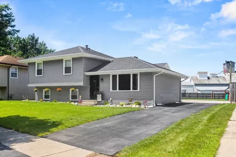 2409 Ruth Fitzgerald Dr, Plainfield, IL 60586 photo 2