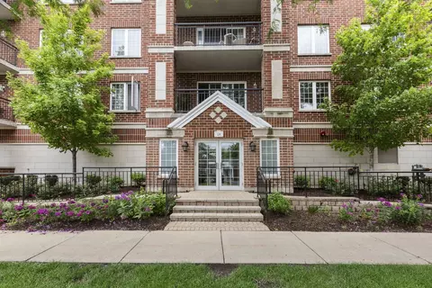 124 W Colfax St #301, Palatine, IL 60067