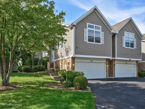 270 Prairie View Ln, Wheeling, IL 60090