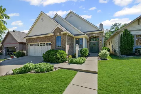 2512 Prairieridge Pl, Champaign, IL 61822