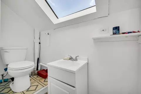 Bath - 1620 E 85th St, Chicago, IL 60617 photo 2 of 2