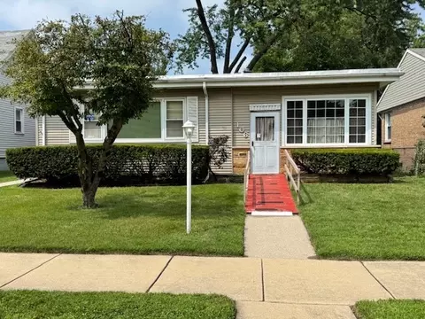 106 Elizabeth St, Calumet City, IL 60409