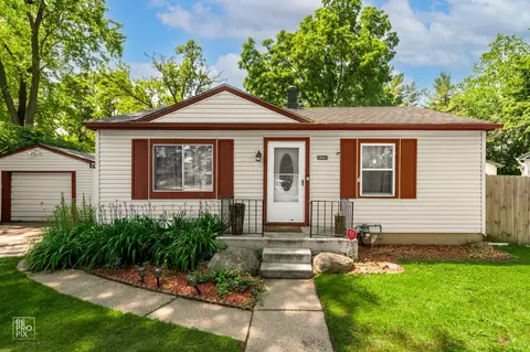 38442 N Wilson Ave, Beach Park, IL 60087