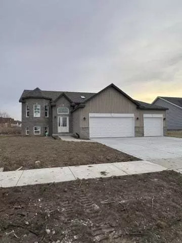 8301 Dylan Dr, Merrillville, IN 46410