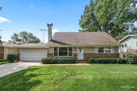 1165 Crestview Dr, Elgin, IL 60123