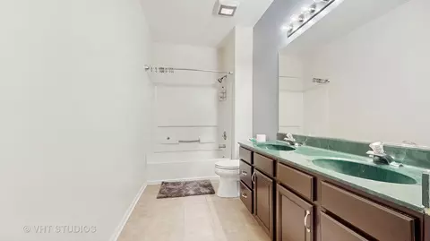 Bath - 376 Willow Rd, Lakemoor, IL 60051 photo 2 of 3